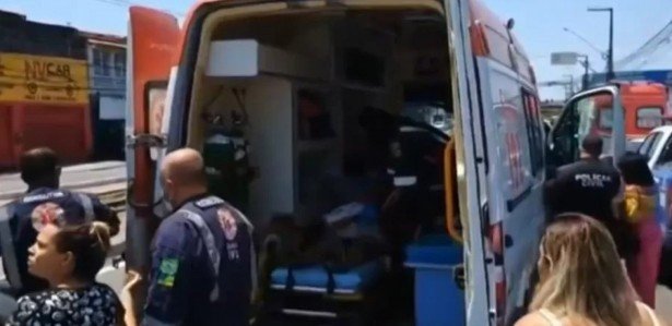 Mulher é esfaqueada pelo ex dentro de local de votação em Aracaju