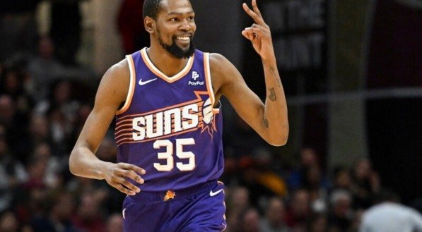 Imagem do ala Kevin Durant, camisa 35 do Phoenix Suns, da NBA