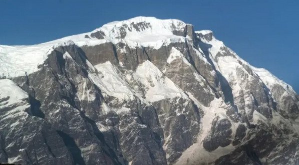 Maciço de Annapurna: um dos picos mais altos do Himalaia