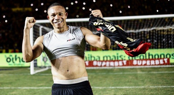 Imagem do atacante Wellington Silva, autor de um dos gols do Sport sobre o Ceará