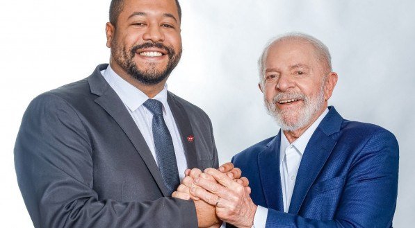 Imagem do candidato ao cargo de prefeito em Olinda, Vinicius Castello, e do presidente da República, Lula