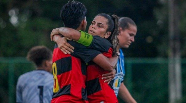 Leoas durante partida contra o Porto