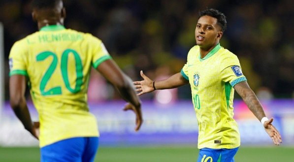 Rodrygo celebrando gol pela Seleção Brasileira