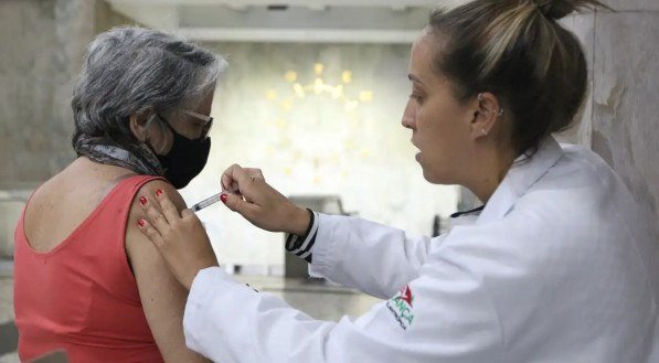 A atualização aponta que apenas duas das 27 unidades federativas do país, Minas Gerais e Pernambuco, apresentam sinal de aumento