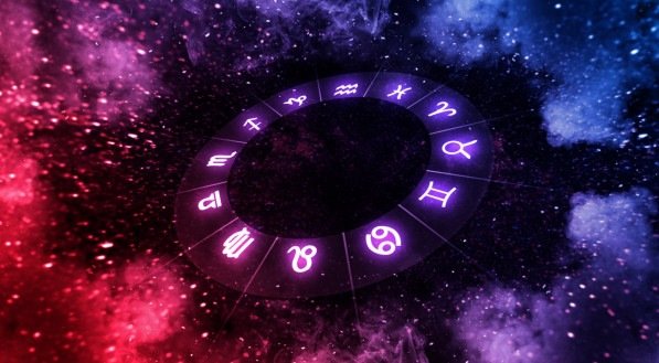 Signos do zodíaco dentro do círculo do horóscopo sobre o universo. 