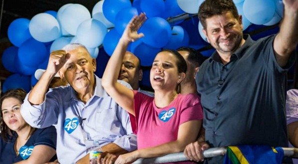 Raquel Lyra em ato de campanha de Ramos, em Paulista 