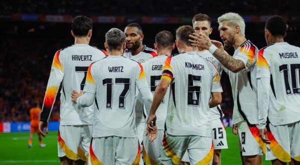Jogadores da Seleção Alemã celebrando gol na Liga das Nações