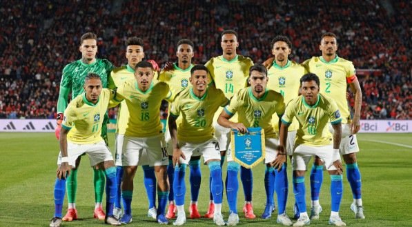 Time titular da Seleção Brasileira na vitória sobre o Chile