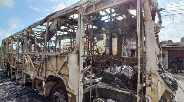 Incendio ônibus sitio novo linha jardim Brasil Joana bezerra 