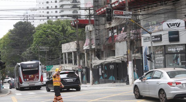 Apagão em São Paulo já causa prejuízo de R$ 1,65 bi para varejo e serviços, diz FecomercioSP