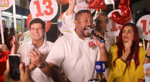Eleições em Olinda: Articulação com João Campos fez com que Vinicius Castello tivesse antigos rivais em seu palanque