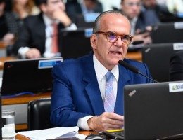 Fernando Dueire e Raul Henry mantêm a temperatura alta no MDB com troca de farpas