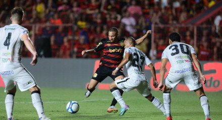 Imagem do duelo entre Sport x Operário-PR pela atrasada 16ª rodada da Série B