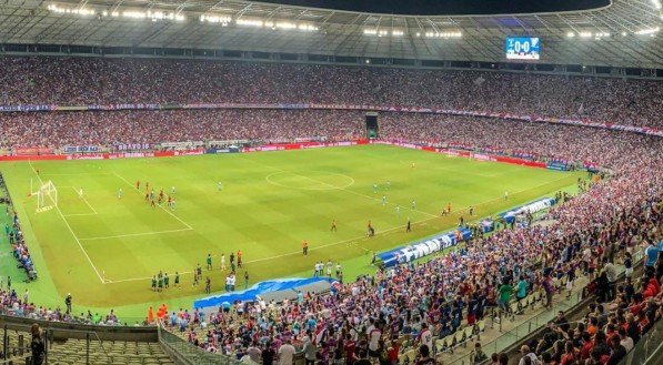 Torcedores do Fortaleza na Arena Castelão lotada