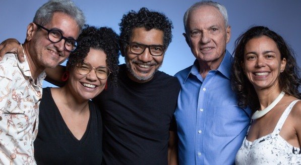 Equipe do livro 'O raio X de Boris Berenstein'; Samuca Andrade, a maquiadora Juliana Mota, o fotógrafo Heudes Regis, Boris Berenstein e Mona Lisa Dourado