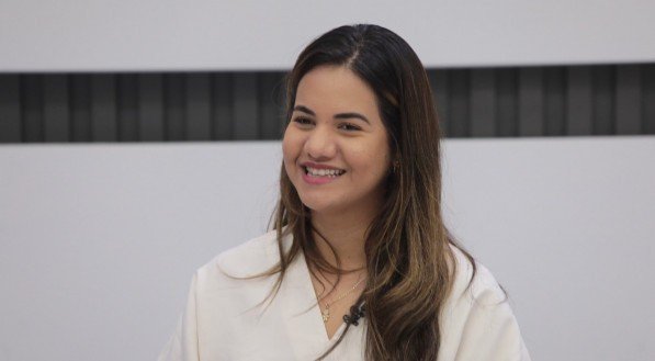 Mirella encerra campanha com caminhada ao lado de Raquel Lyra e Priscila Krause neste sábado