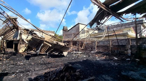 Imagem do galpão após o incendio