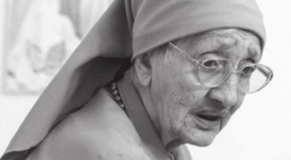 Irmã Adélia: religiosa brasileira reconhecida pelo Vaticano como "Serva de Deus", estando a um passo importante no processo de beatificação e canonização.
