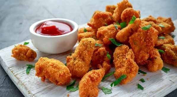 Nuggets de milho-verde (Imagem: DronG | Shutterstock)