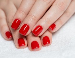 Imagem de unhas pintadas de vermelho!