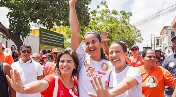 Caminhada contou com a presença da governadora de Pernambuco, Raquel Lyra, da vice Priscila Krause e de lideranças políticas