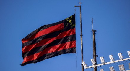 Bandeira do Sport na Ilha do Retiro