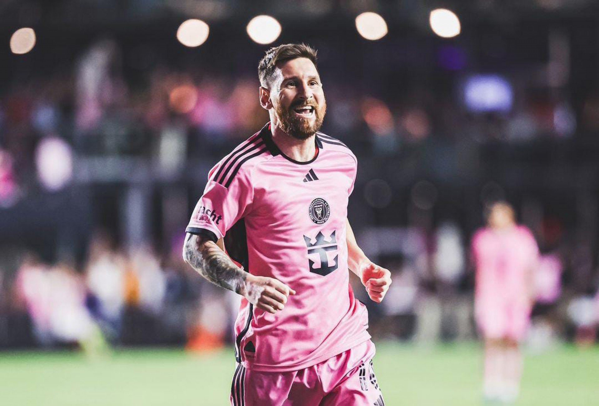 FIFA sofre com baixa procura por ingressos para a estreia de Messi no Mundial