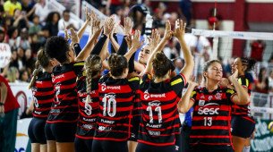 Imagem das jogadoras do Sesc Flamengo na final do Campeonato Carioca