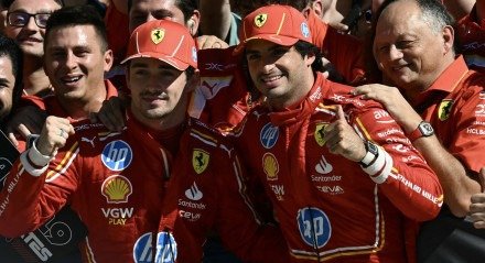 Imagem de Charles Leclerc e Carlos Sainz