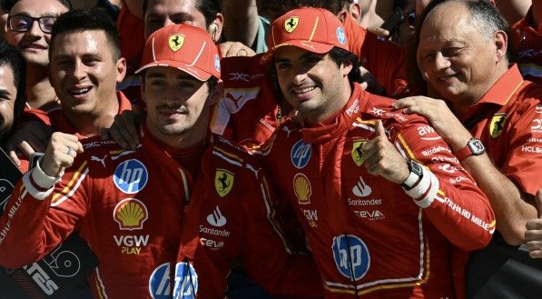 Imagem de Charles Leclerc e Carlos Sainz