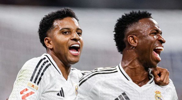 Vinicius Júnior e Rodrygo celebram após gol do Real Madrid