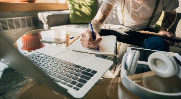 Grupo de instituições de ensino superior promove Feira Virtual com mais de 50 mil vagas de empregos e estágios