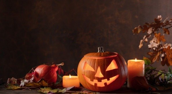 Rituais podem ser feitos no Halloween para alcançar desejos (Imagem: Igor Normann | Shutterstock)