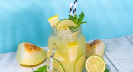 Suco de melão com limão (Imagem: Rimma Bondarenko | Shutterstock)