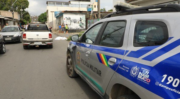 Corpo da mulher trans foi encontrado enrolado em pano e amarrado com cordas