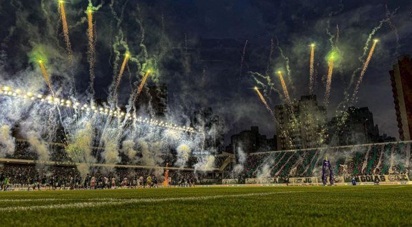 Imagem do Estádio Serrinha, em Goiânia