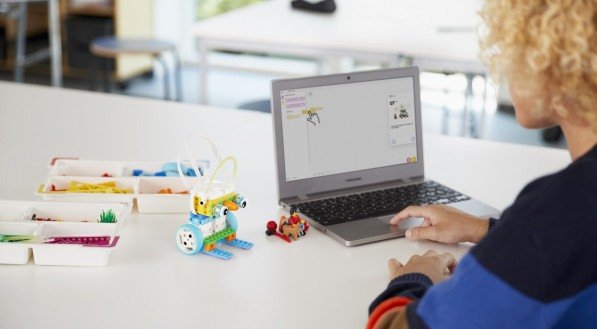 Além dos kits, as instituições terão acesso a formação especializada para aplicar o programa LEGO® Education