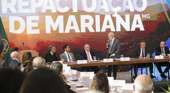 Tragédia de Mariana: governo e mineradoras assinam acordo de R$ 132 bi