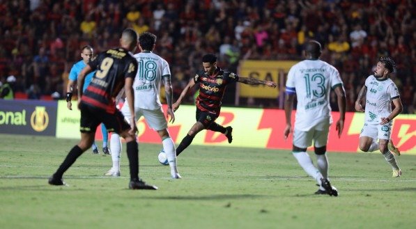 Imagem do jogo entre Sport x Guarani pela 33ª rodada da Série B