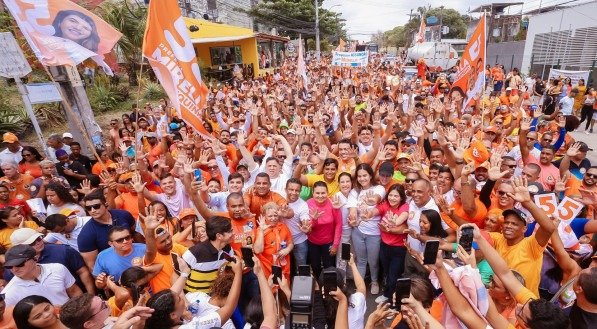 Mirella realiza caminhada ao lado de Raquel Lyra e lideranças, em último dia de campanha em Olinda