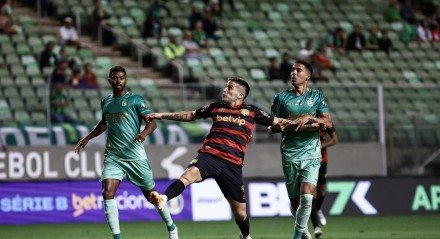 Imagem do jogo entre América-MG x Sport pela 34ª rodada da Série B