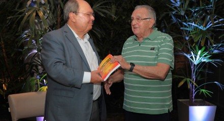 LANÇAMENTO DO LIVRO EMPRESAS FAMILIARES, DE MARCELO SILVA, COM HOMENAGEM A JOÃO CARLOS PAES MENDONÇA, NO JCPM