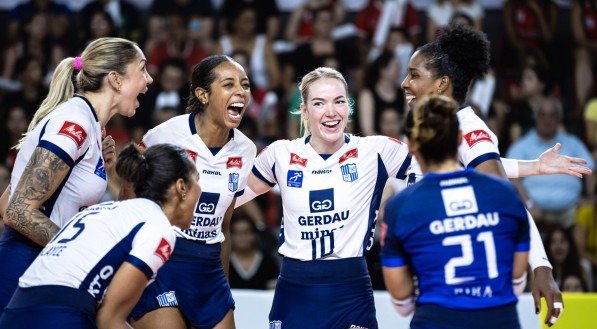 Imagem das jogadoras do Gerdau Minas na Superliga Feminina 2024-25