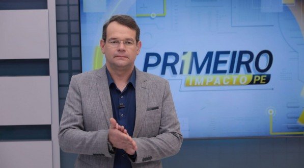 Thiago Raposo apresenta o programa Primeiro Impacto PE, na TV Jornal