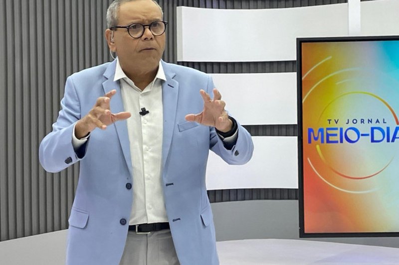 Ciro Bezerra apresenta o TV Jornal Meio Dia