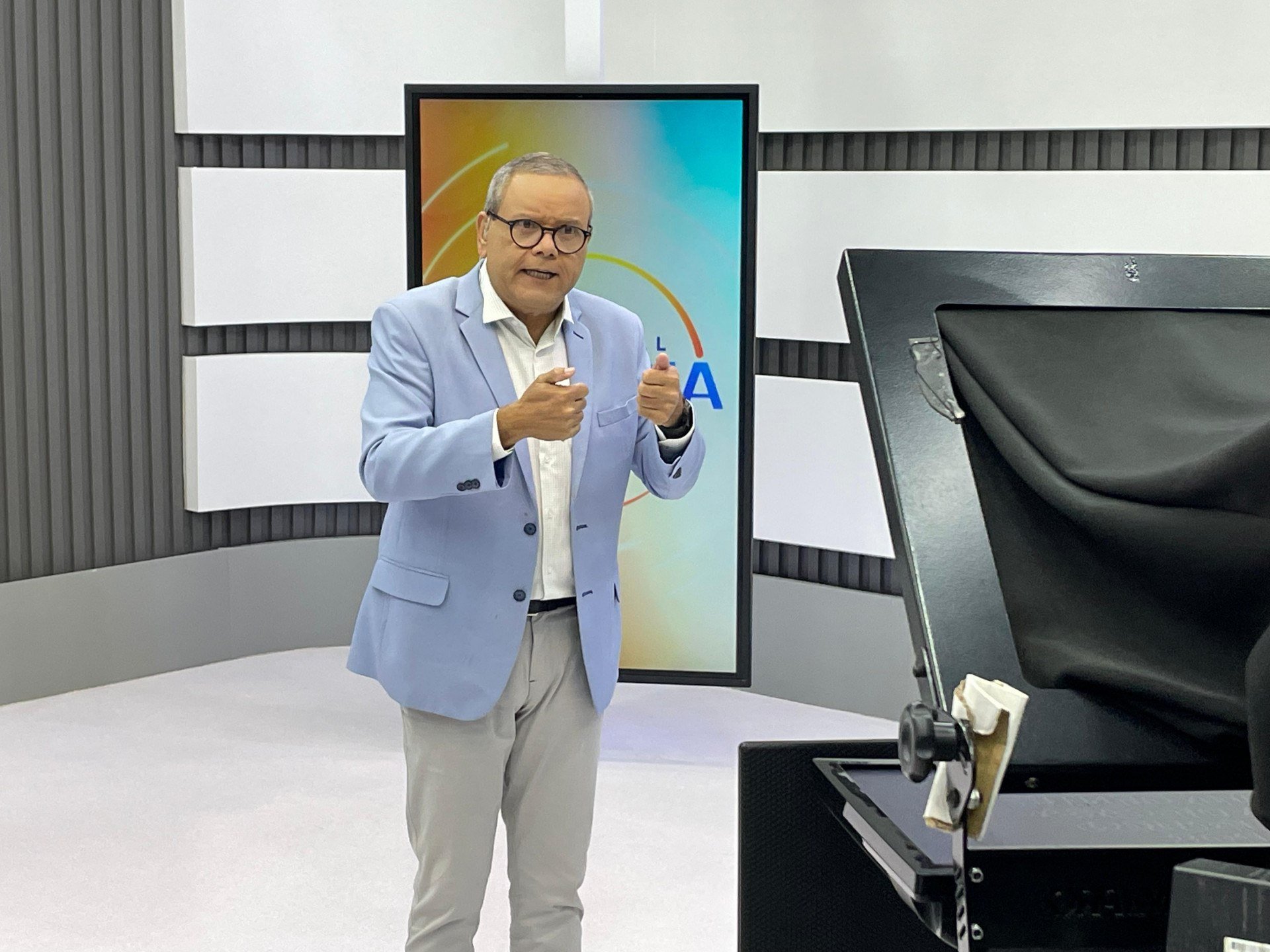 Ciro Bezerra apresenta TV Jornal Meio-Dia 
