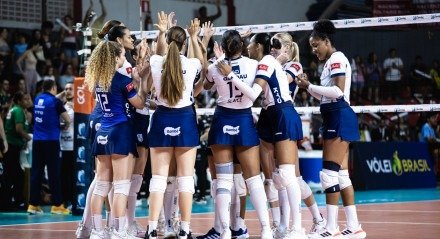 Imagem do Gerdau Minas em ação pela Superliga Feminina de Vôlei