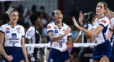 Imagem do Gerdau Minas em ação pela Superliga Feminina de Vôlei