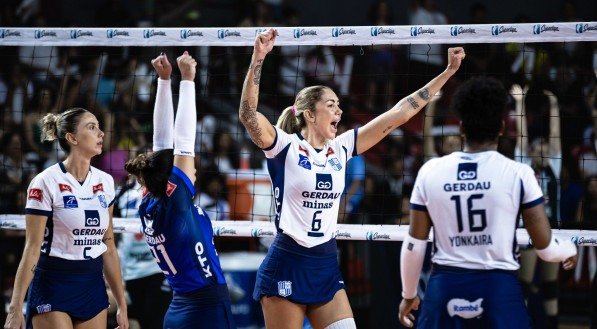 Imagem do Gerdau Minas em ação pela Superliga Feminina de Vôlei