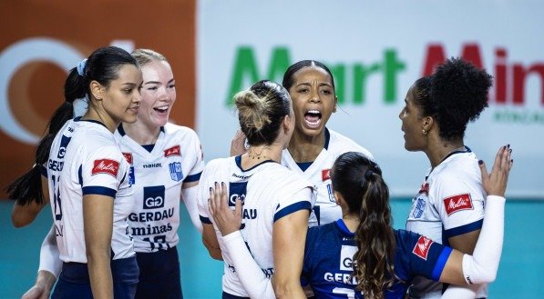 Imagem do Gerdau Minas em ação pela Superliga Feminina de Vôlei